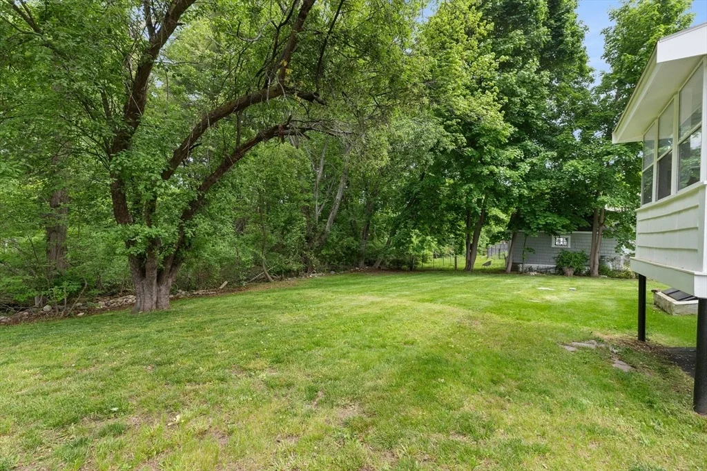 Photo of 84 Crest Rd