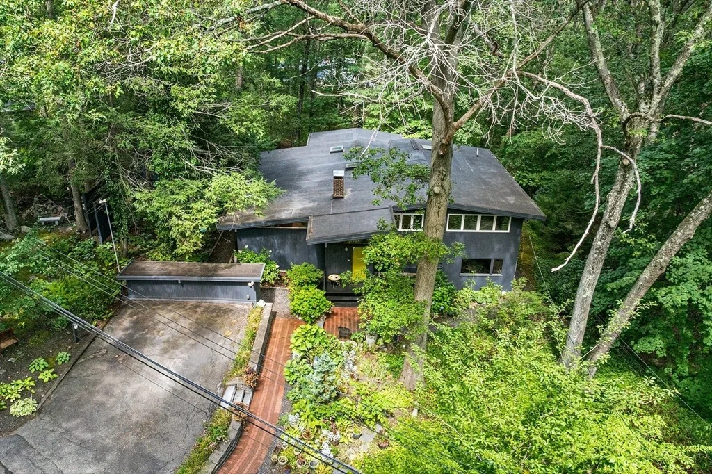 Photo of 10 Dewey Rd