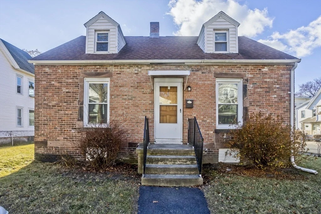 Photo of 182 Massasoit Street