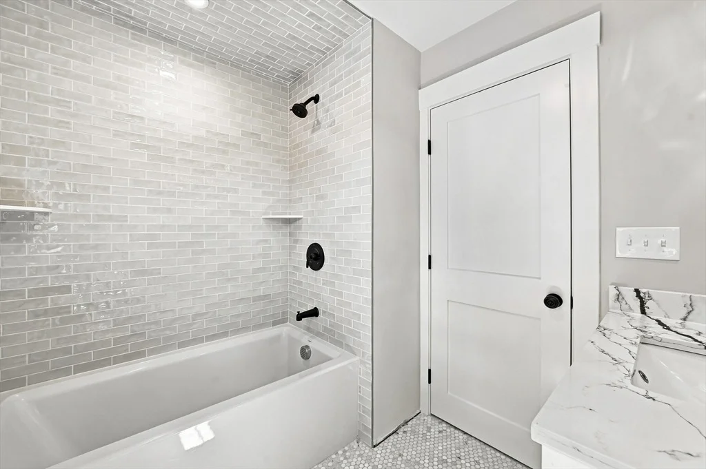 Photo of 7 Viking Rd