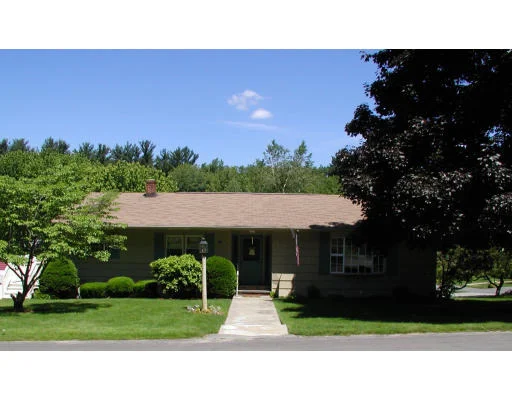 Photo of 7 Oakcrest Circle