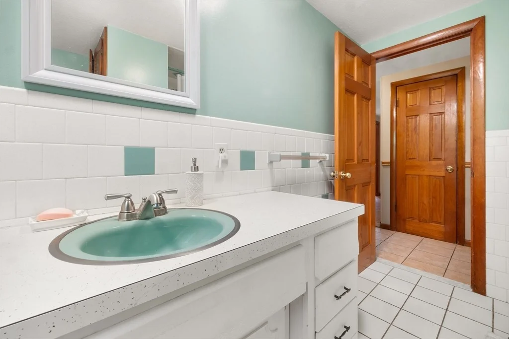 Photo of 32 Scenic Dr