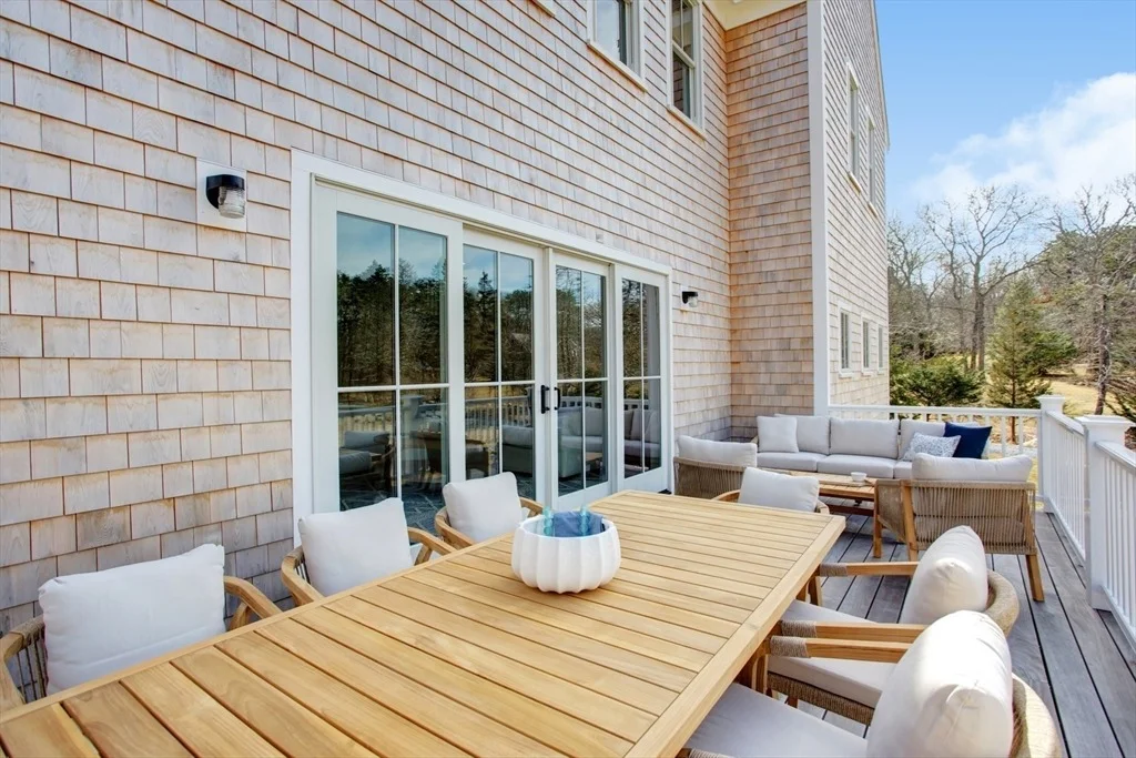 Photo of 1526 Hyannis Road