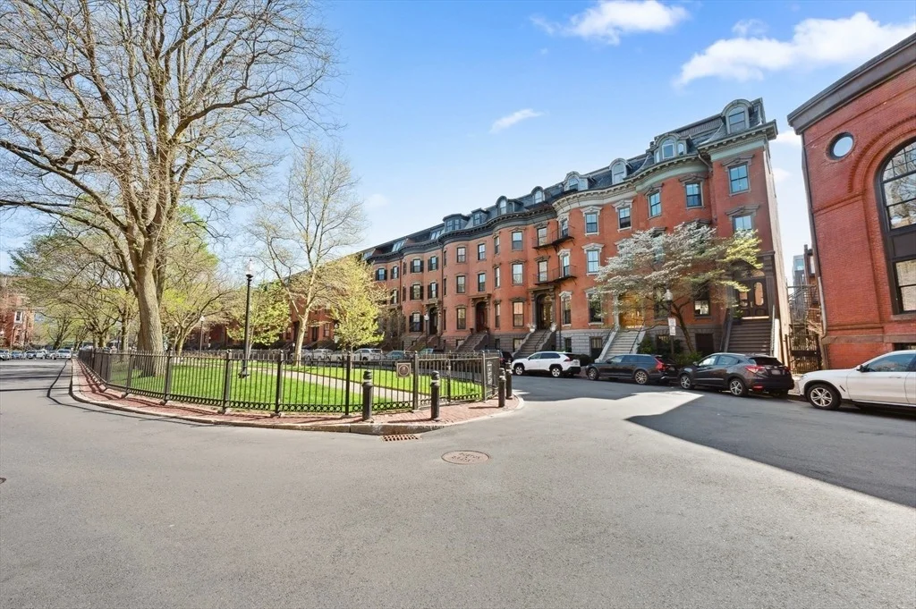 Photo of Unit 4 at 1 Worcester Square
