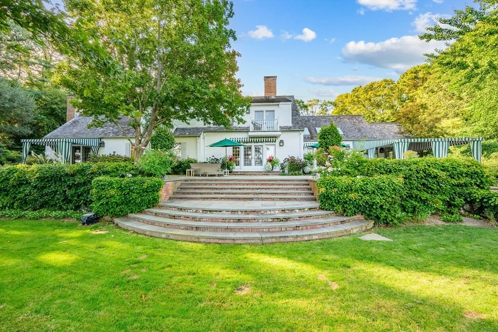 Photo of 245 North Bay Road