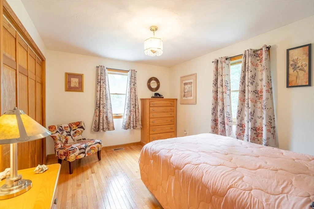 Photo of 25 Grandview Dr