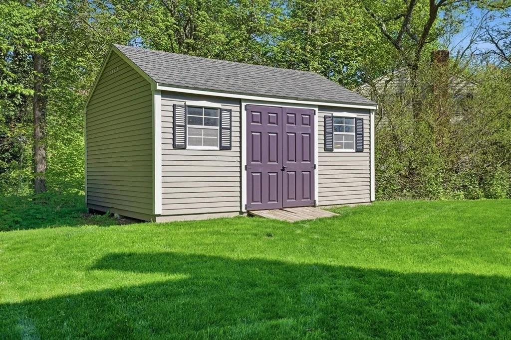 Photo of 33 Whittier Dr