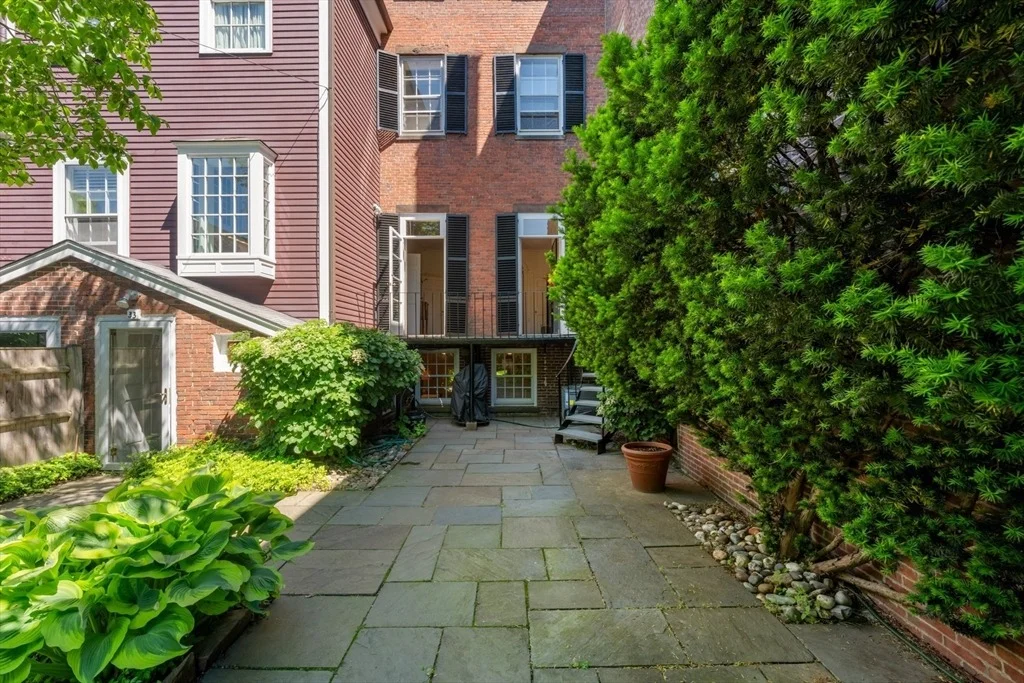Photo of 33 Chestnut St
