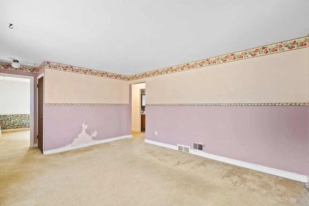 Photo of 14 Clay Pond Rd