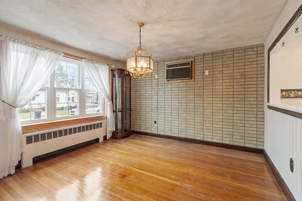 Photo of 32 Abbott Ave