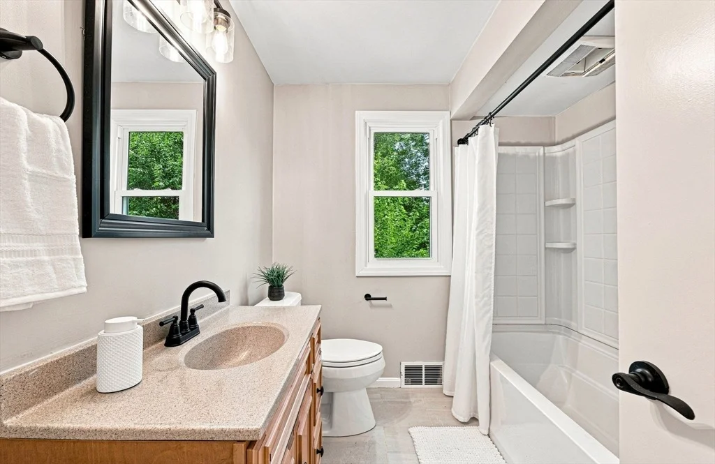 Photo of 3 Maplelawn Dr