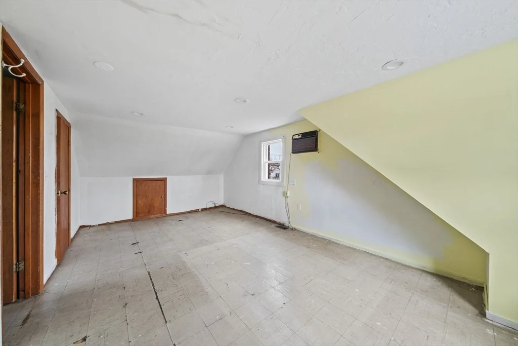 Photo of 93 Franklin St