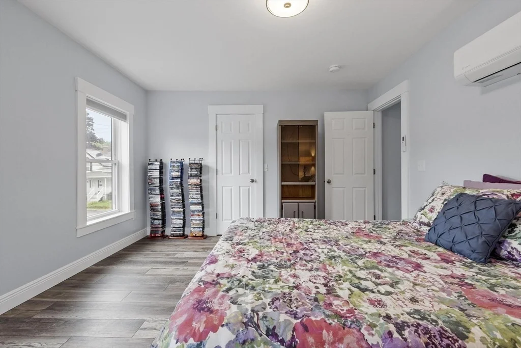 Photo of 180 Spring St