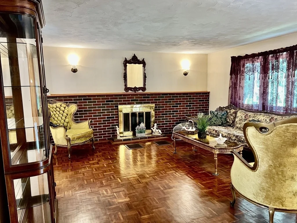 Photo of 60 Carousel Dr.