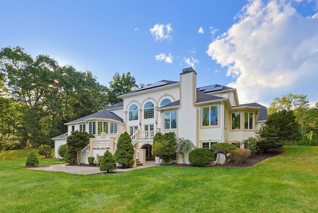 Photo of 88 Fairway Dr