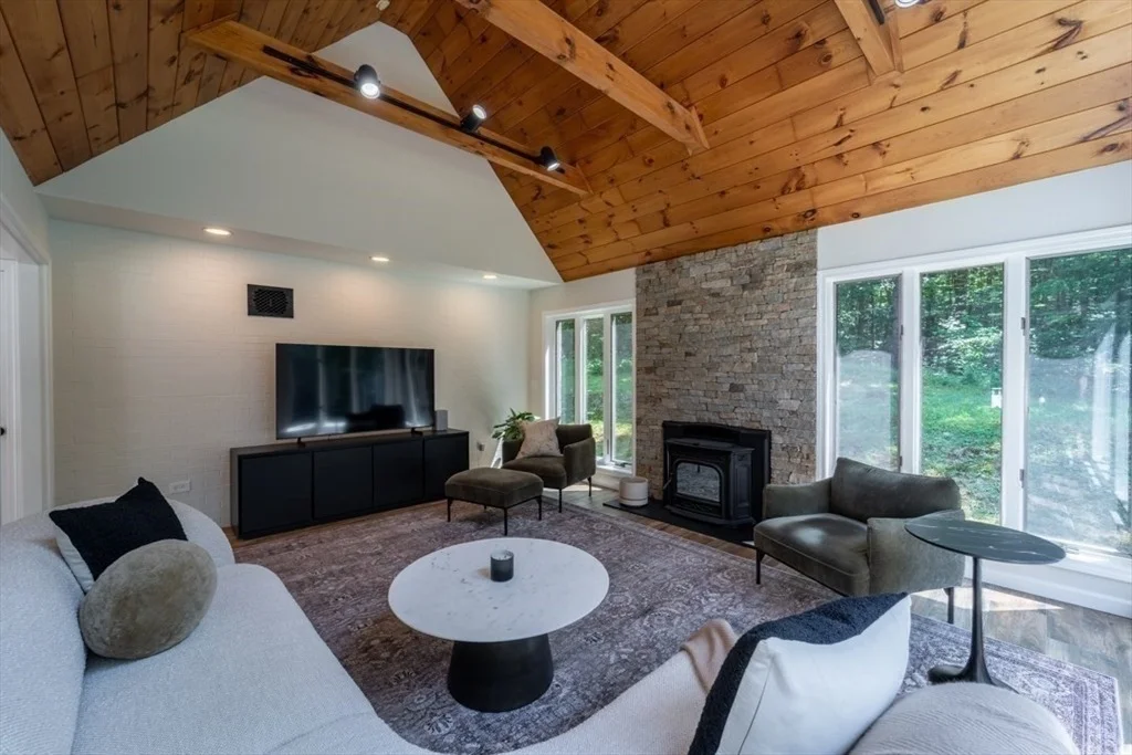 Photo of 140 Sutton Rd