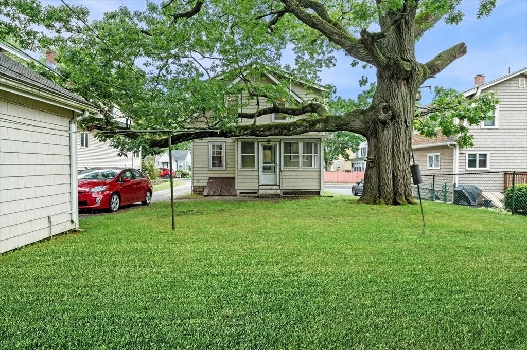 Photo of 33 Intervale Ave
