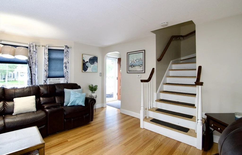 Photo of 55 Bridle Path Rd