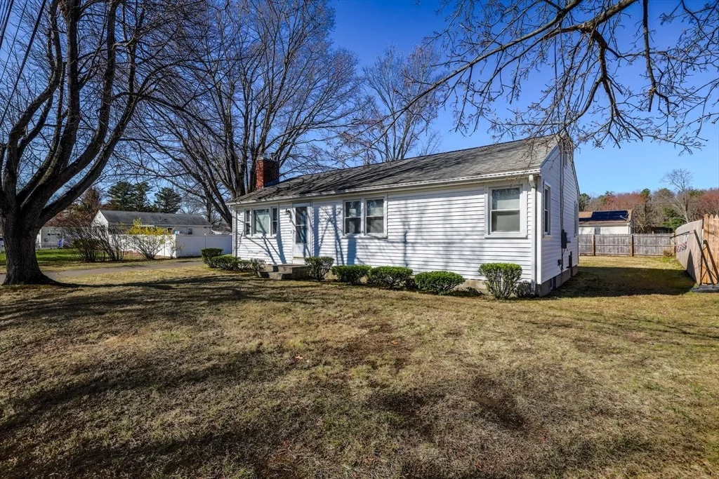 Photo of 46 Lakevilla Ave