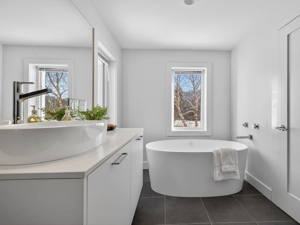 Photo of 49 Powissett St