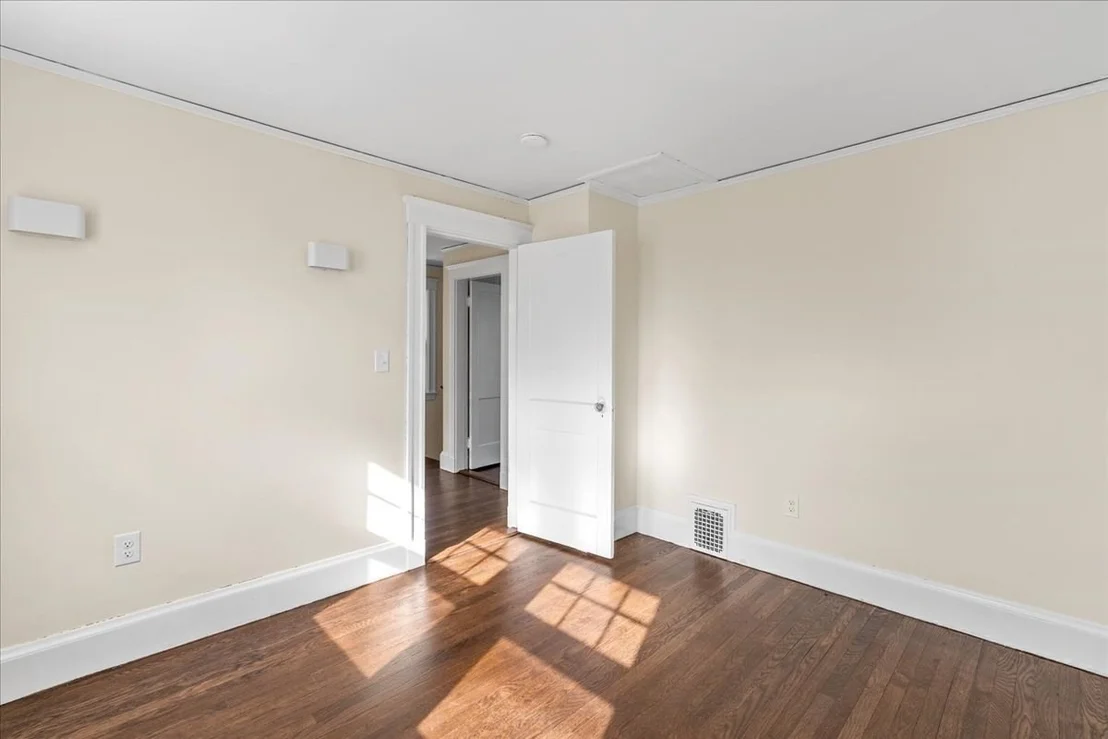 Photo of 18 Fales Road