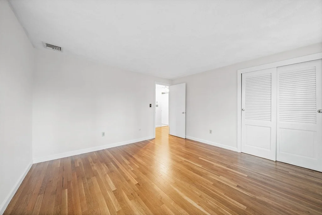 Photo of 7 Surrey Ln