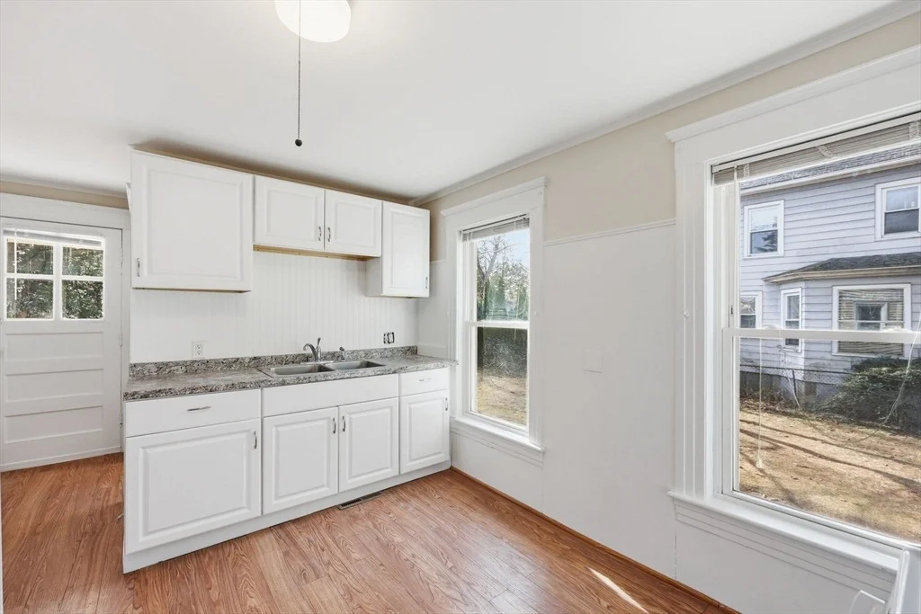 Photo of 32 Allen Ave
