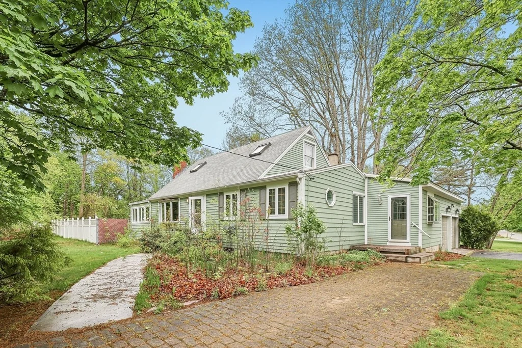 Photo of 24 Richard Dr