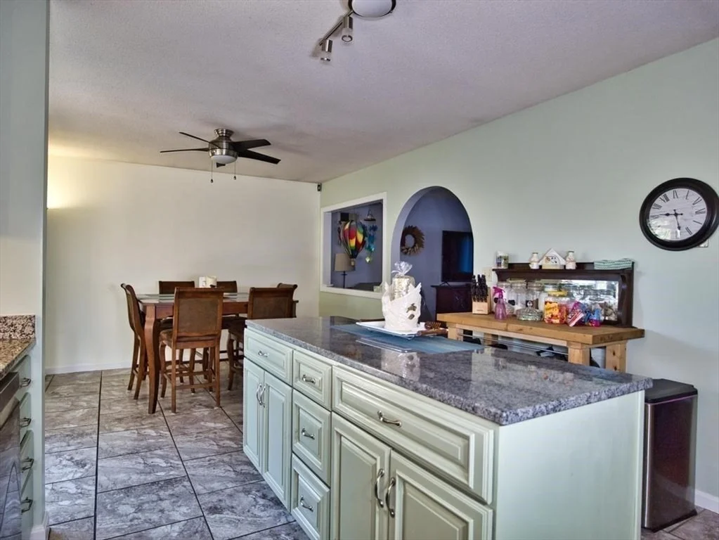 Photo of 555 Harbor View Blvd