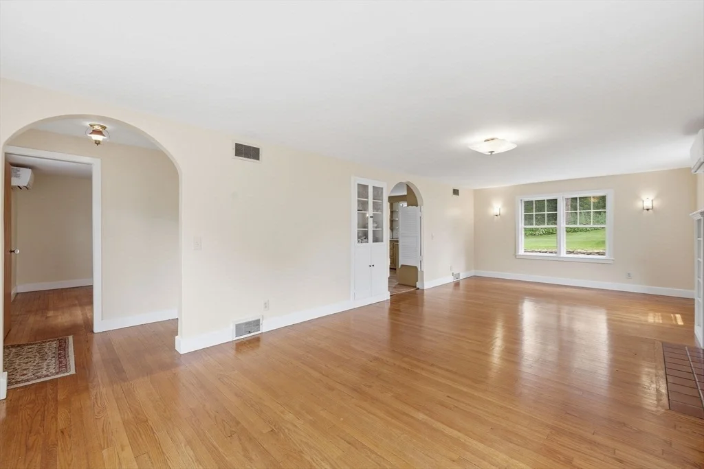 Photo of 375 Fredette Street