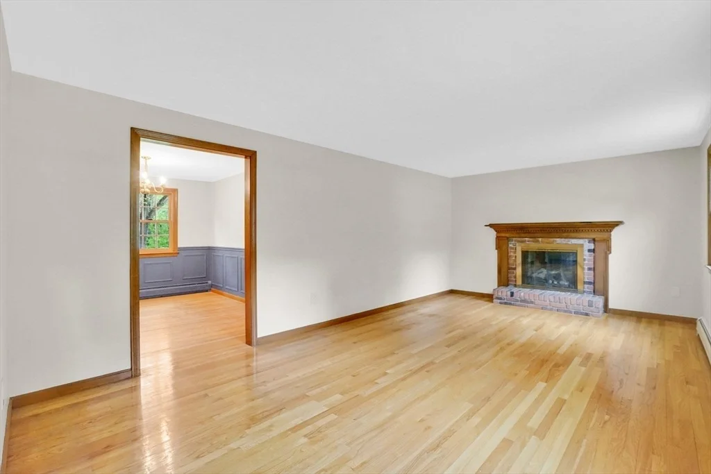 Photo of 6 Garden Ln