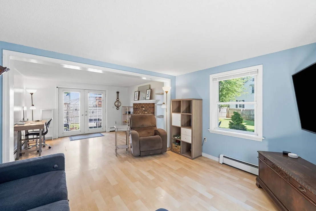 Photo of 380 Plumtree Rd