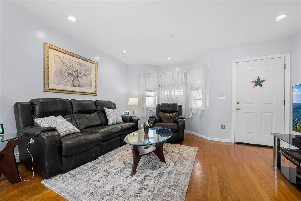 Photo of Unit F at 184 Hancock St