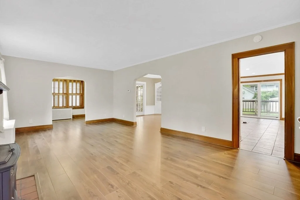 Photo of 33 Olmsted Dr