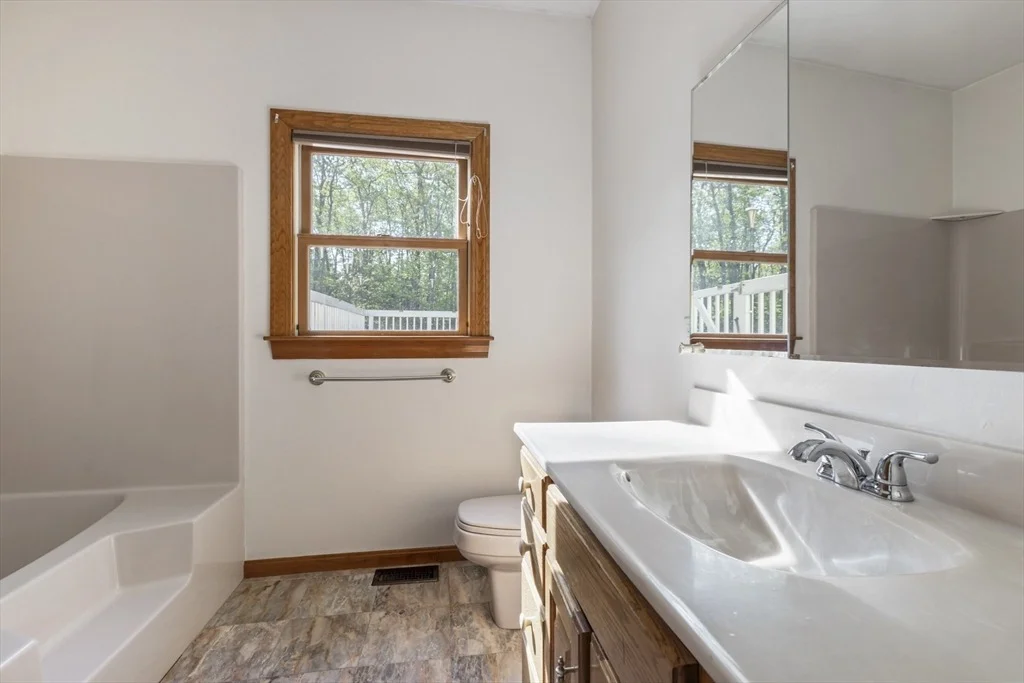 Photo of 27 Sullivan Blvd