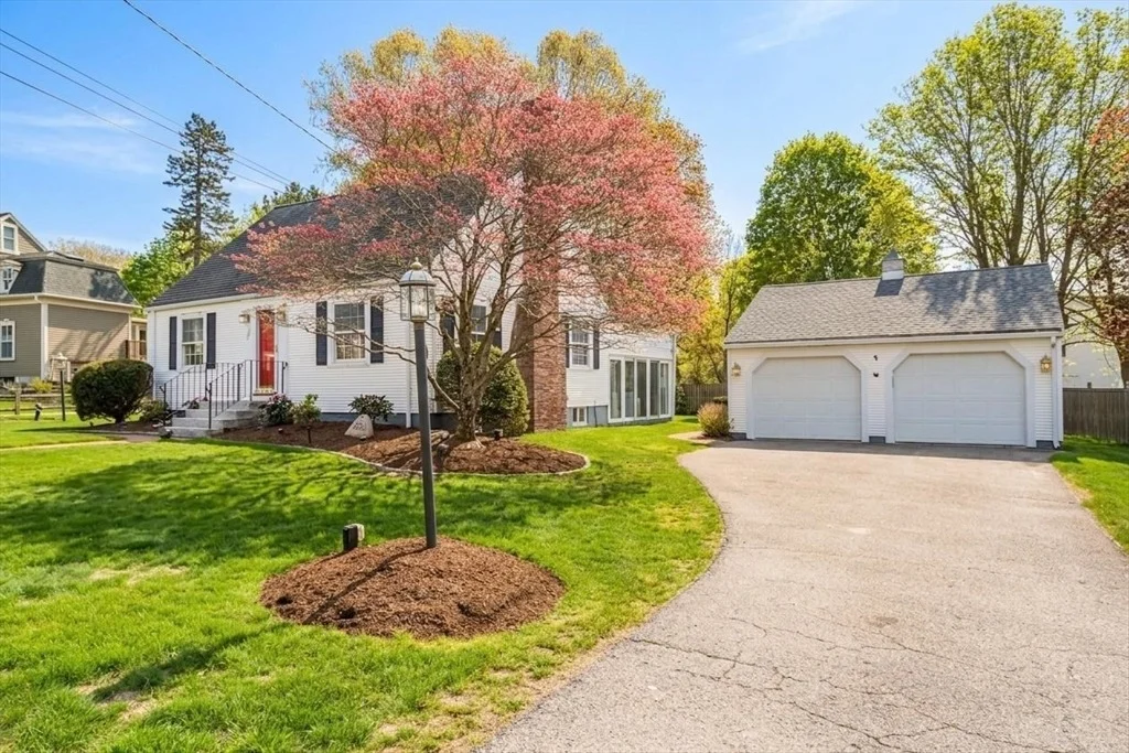 Photo of 250 Bacon St