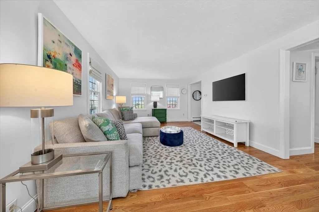 Photo of 60 Oakleaf Dr