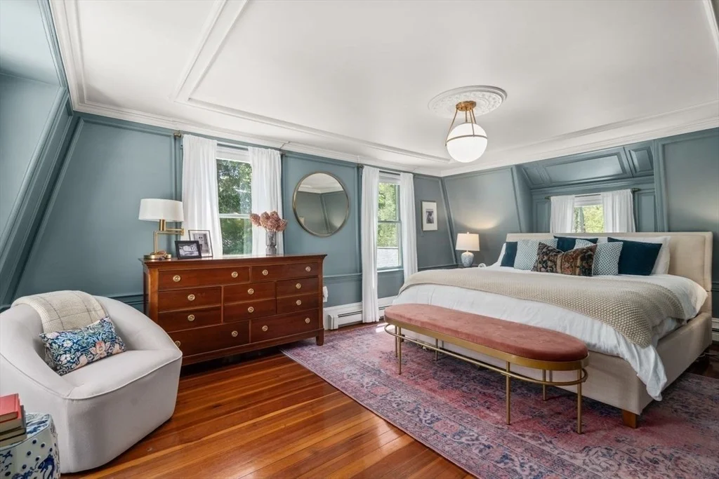 Photo of 979 Summer Street