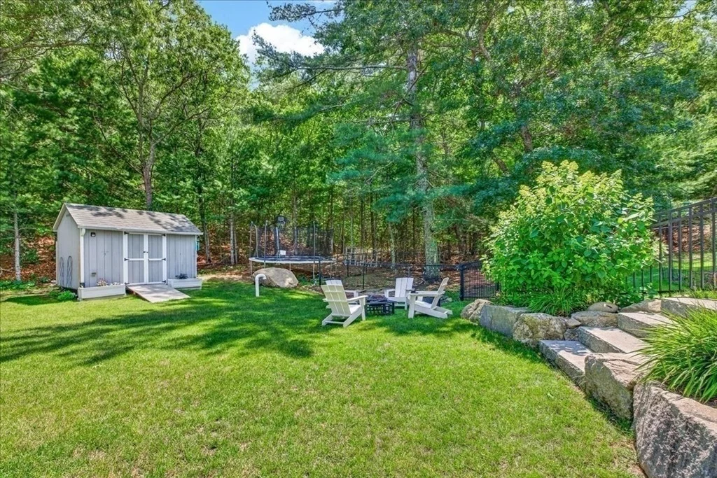 Photo of 17 Hilltop Dr