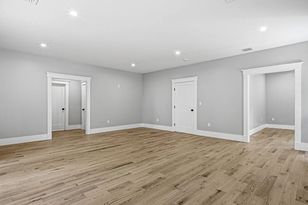 Photo of 33 Pine Street