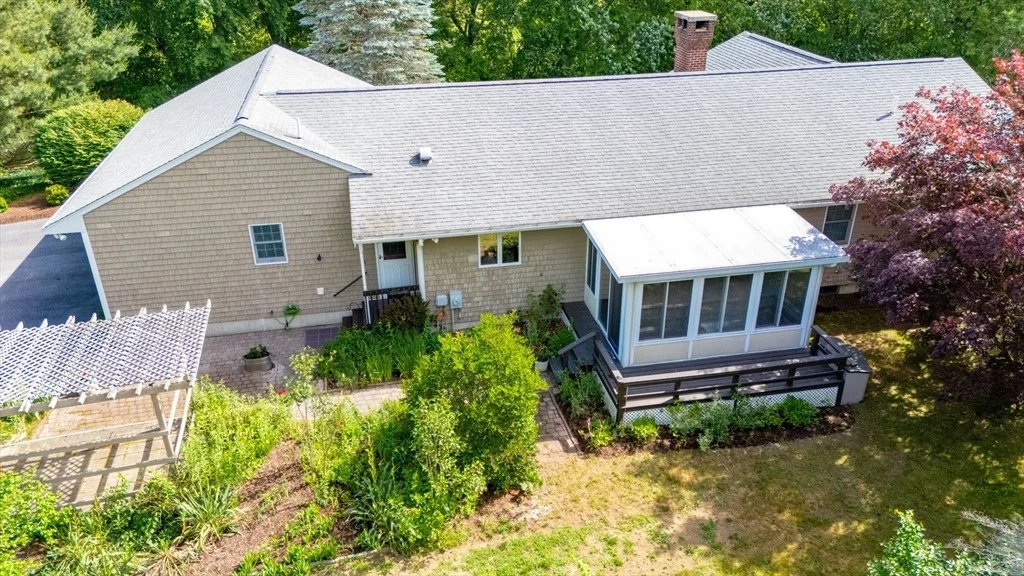 Photo of 275 Summer St