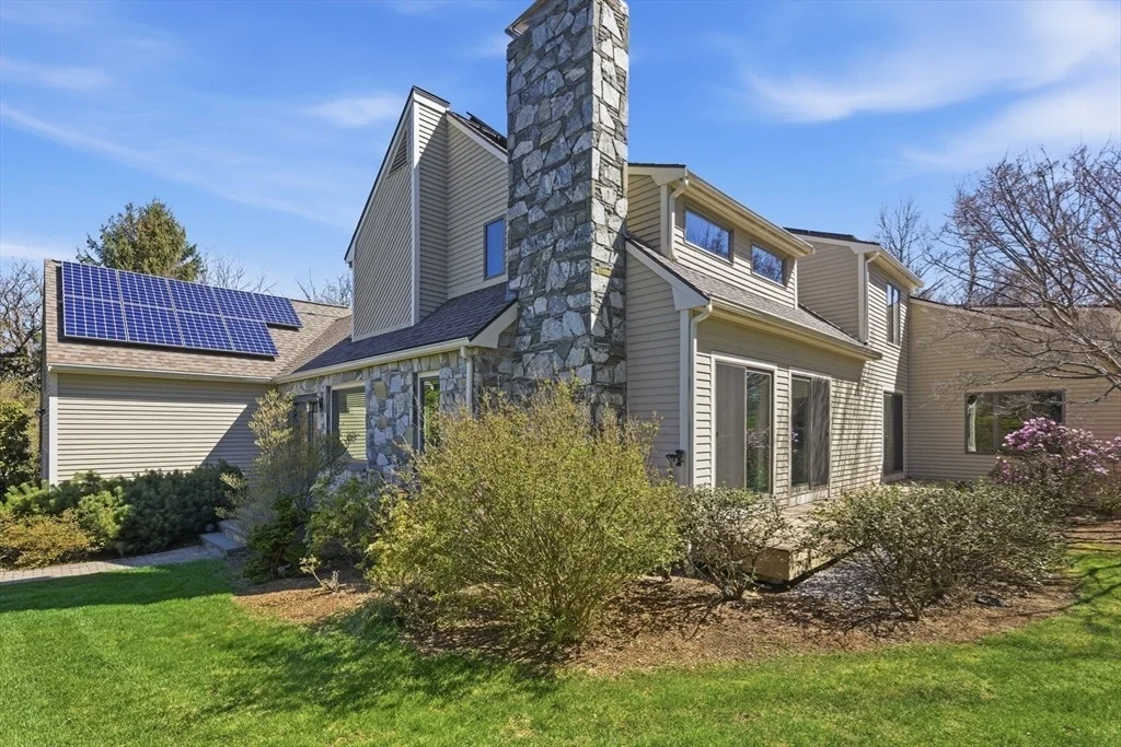 Photo of 641 Salem End Road