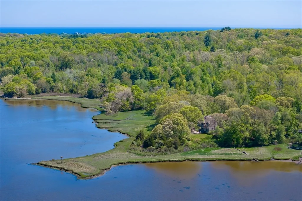 Photo of 246 River Road