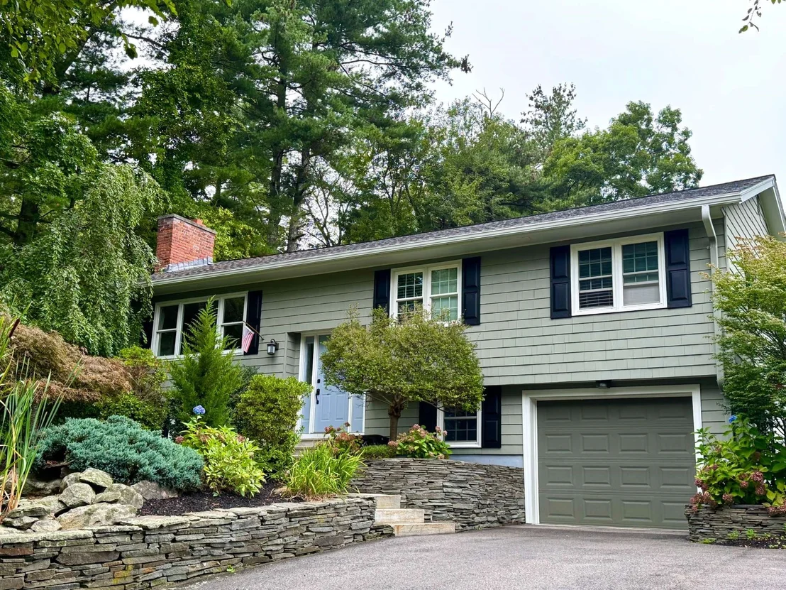 Photo of 30 Mohawk Dr