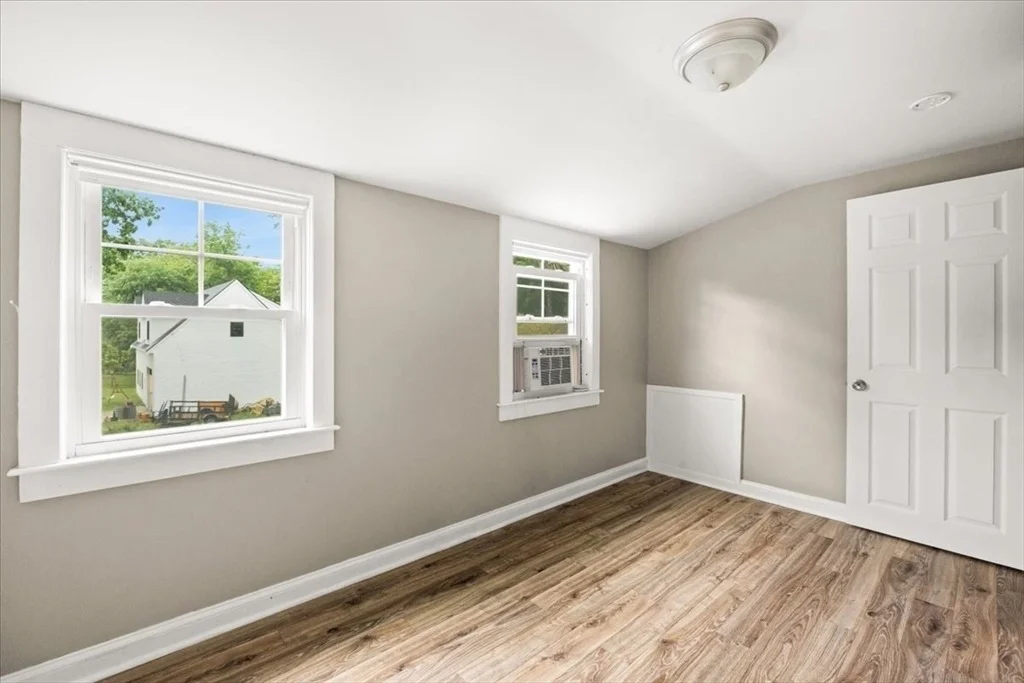 Photo of 89 School St