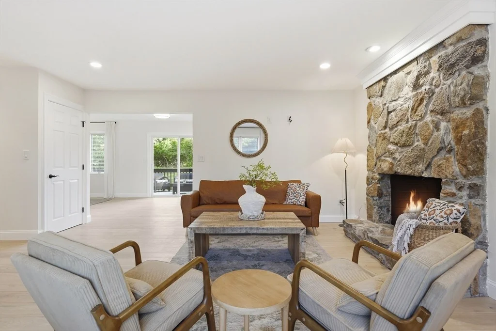 Photo of 93 Jonquil