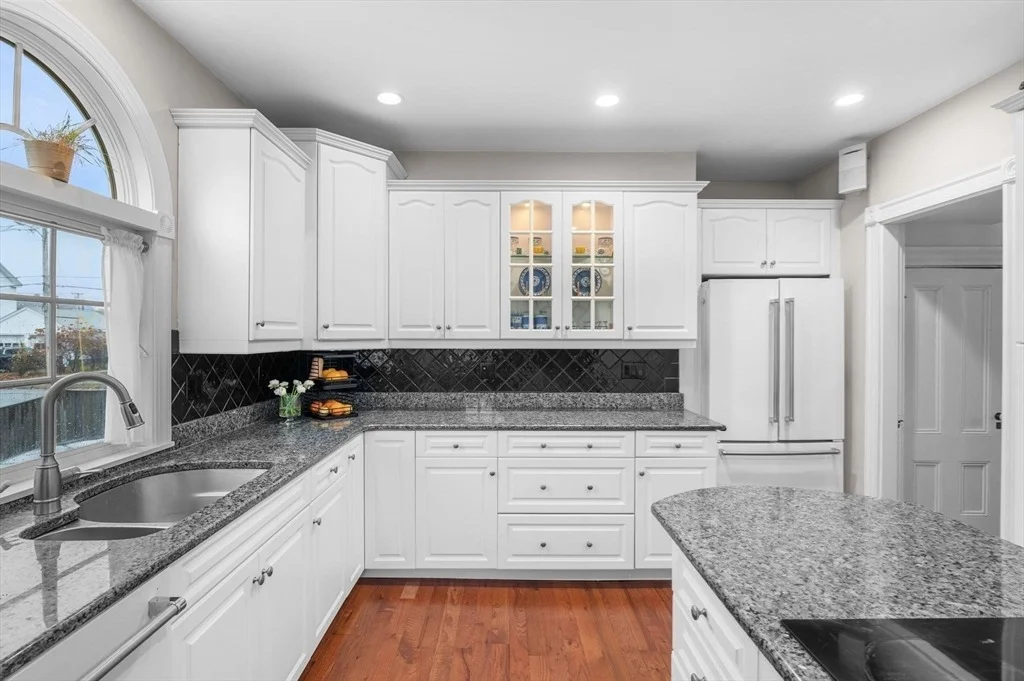 Photo of 5 Beacon St