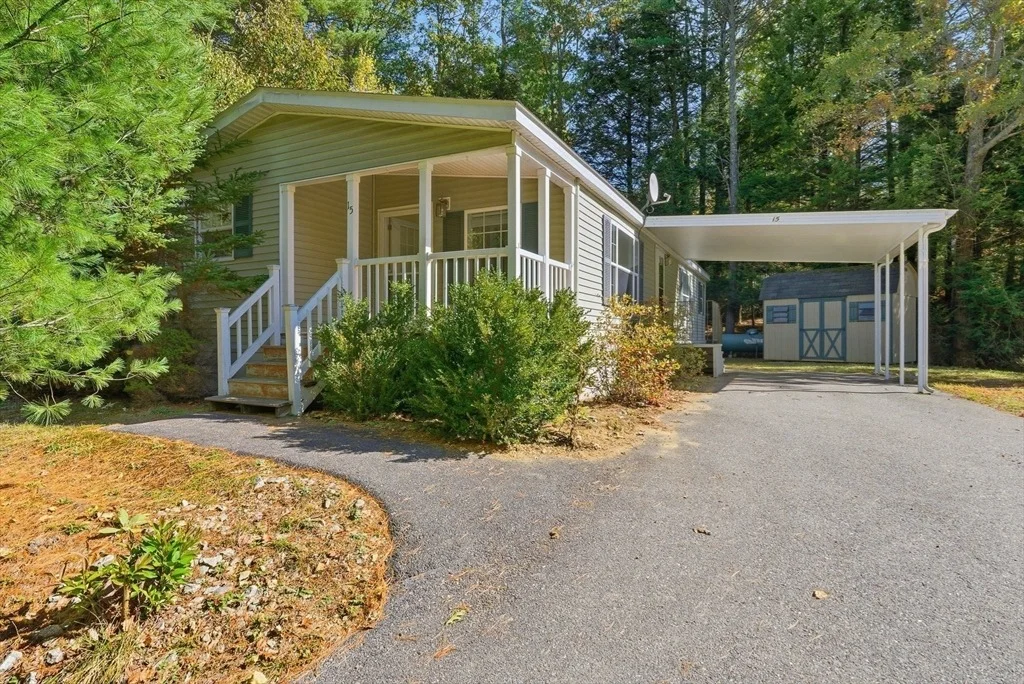Photo of 15 Colonial Lane