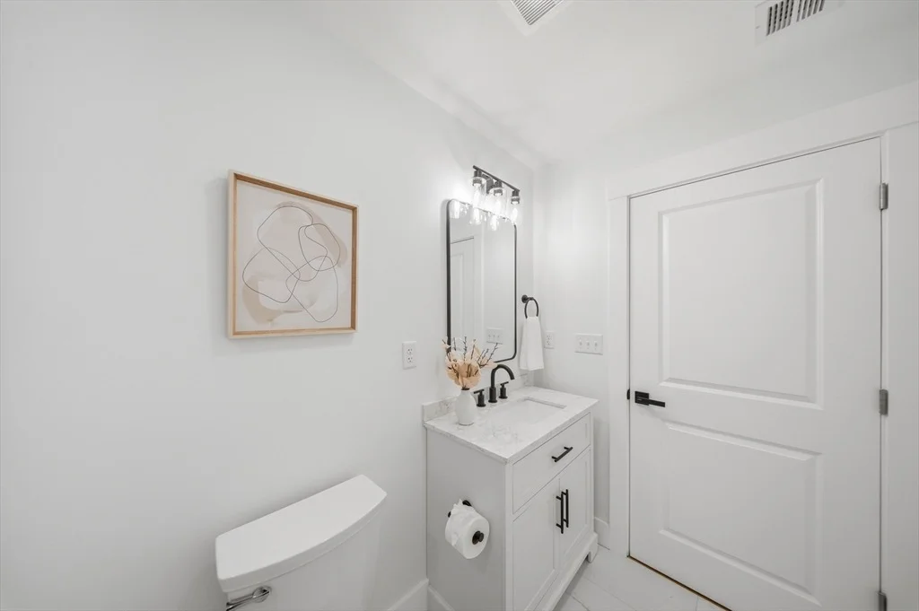 Photo of 27 Janebar Cir