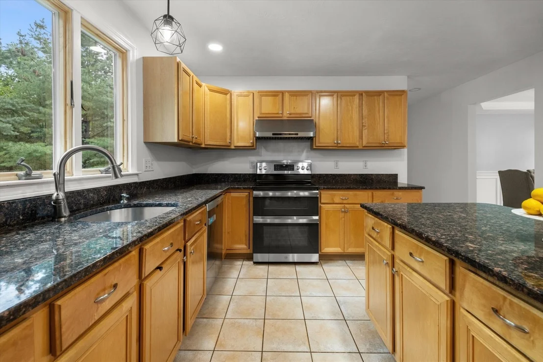 Photo of 38 Bellows Cir